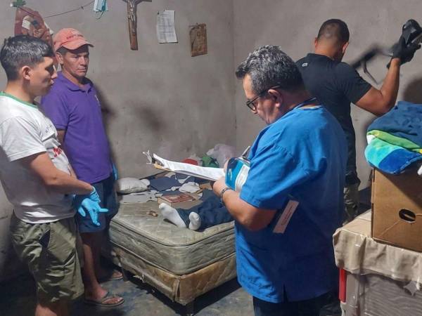 Los cuerpos de los dos hombres asesinados,fueron levantados por los familiares y los trasladaron a sus viviendas sin autorización de las autoridades competentes.