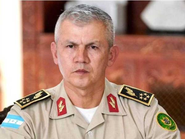 Roosevelt Hernández, exjefe del Estado Mayor Conjunto de las Fuerzas Armadas, solicitó a través de su defensa la reprogramación de la audiencia de declaración de imputado.