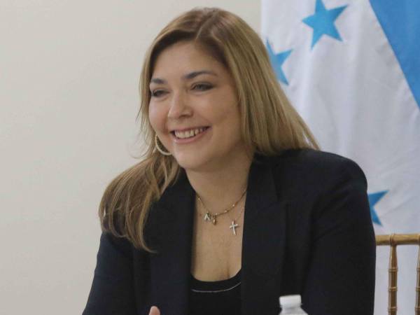Ana Paola Hall asumió este jueves la presidencia del Consejo Nacional Electoral.