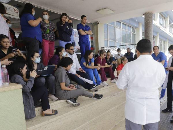 Restricciones en el hospital Escuela vulneran derechos fundamentales del personal y del público, segu´´ún denuncias de los médicos.