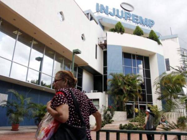 Jubilados y pensionados del Injupemp comenzaron a recibir el ajuste y revalorización de sus pensiones 2026, tras la aprobación del beneficio por parte de la CNBS.