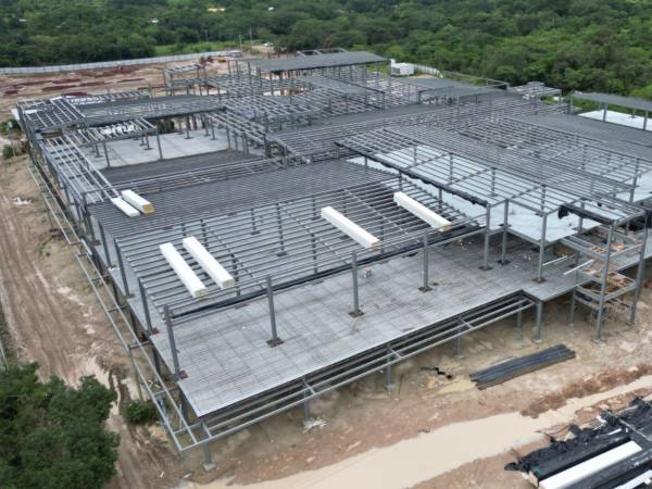 Los entes contralores investigan 25 contratos del hospital que se construye en Santa Bárbara.