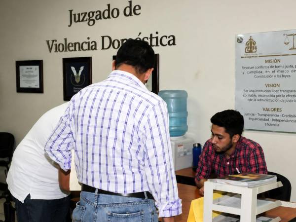 Las autoridades instan a las personas afectadas por violencia en el entorno familiar a denunciar los hechos y buscar atención a través de la línea 114 o en las oficinas de la DPI.