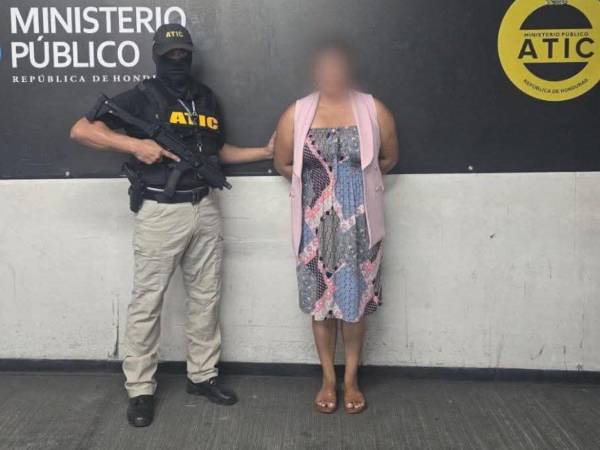 Cherlin Martínez fue capturada por agentes de la ATIC en la colonia Kennedy, acusada delitos sexuales en perjuicio de una menor de edad.