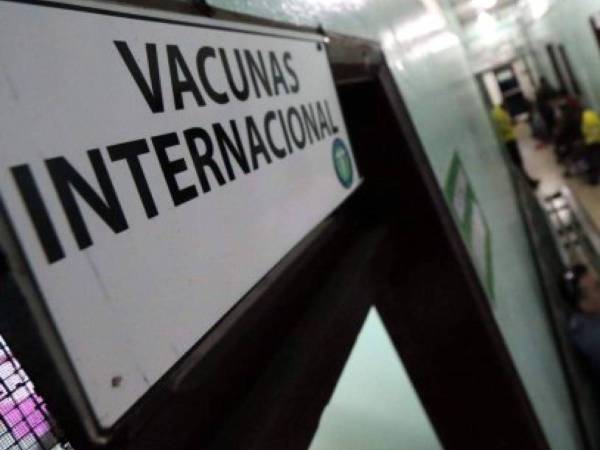 Muchos países de la región exigen la portación de carné de vacunación contra la fiebre amarilla, previo a permitir el ingreso de extranjeros a sus territorios. (Imagen ilustrativa)