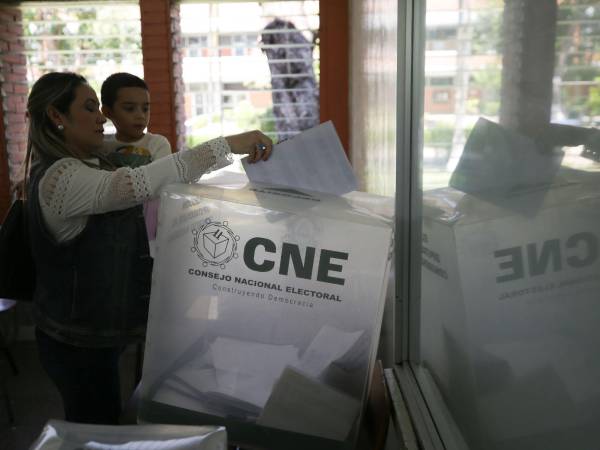 Empresarios y sociedad civil instan a voto masivo en comicios de este domingo