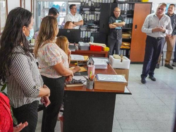 Honducor evaluará medidas para modernizar correo y mantener competitividad nacional.