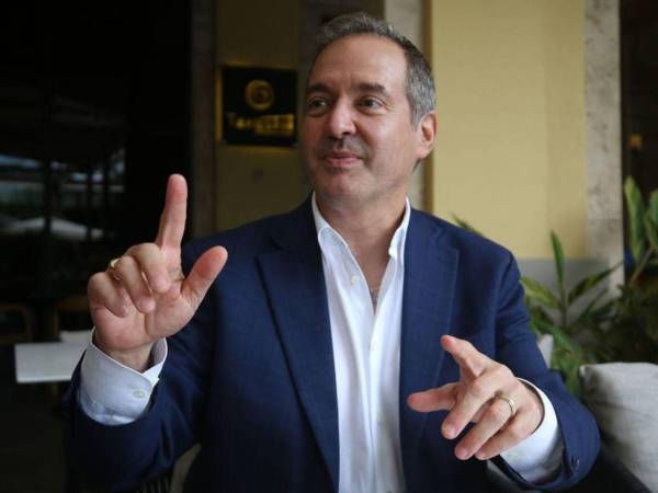 En octubre pasado, el también académico y exasesor del gobierno de Estados Unidos, Carlos Díaz-Rosillo, advirtió durante su visita al país sobre señales preocupantes de retroceso democrático en Honduras.