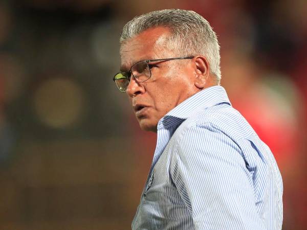 El mandamás del Cartaginés no le gustó ni que le mencionaran al DT mexicano.