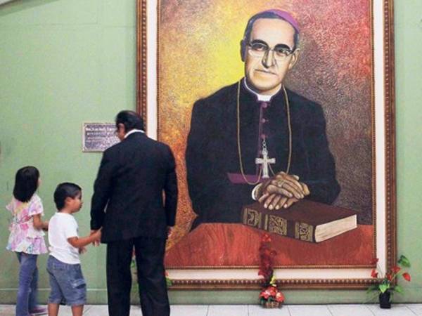 Romero fue asesinado en 1980 por comandos de extrema derecha.