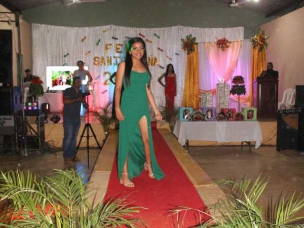 Falleció la exreina de la feria de San Juan Pueblo tras un accidente en motocicleta en la que iba acompañada de algunos menores de edad en la aldea San Juan Benque, Atlántida. Aquí los detalles de este lamentable fallecimiento.