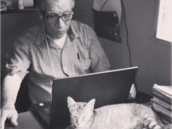 El escritor José Winston Pacheco.