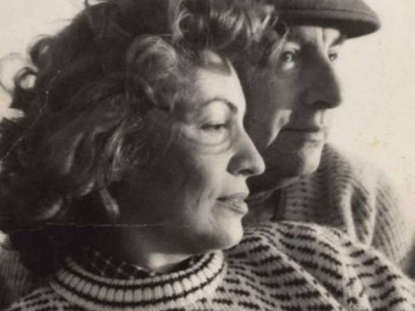 Con su esposa Matilde, a quien le dedicó decenas de cartas de amor.