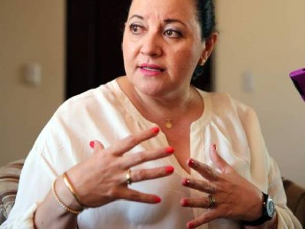 La ministra de Salud, Yolany Batres, aseguró que se castigará a los responsables de enterrar medicamentos vencidos y en buen estado en la Región de Salud Número 7.