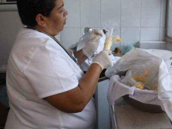 Cescco analiza 320 muestras de leche de mamás primerizas.