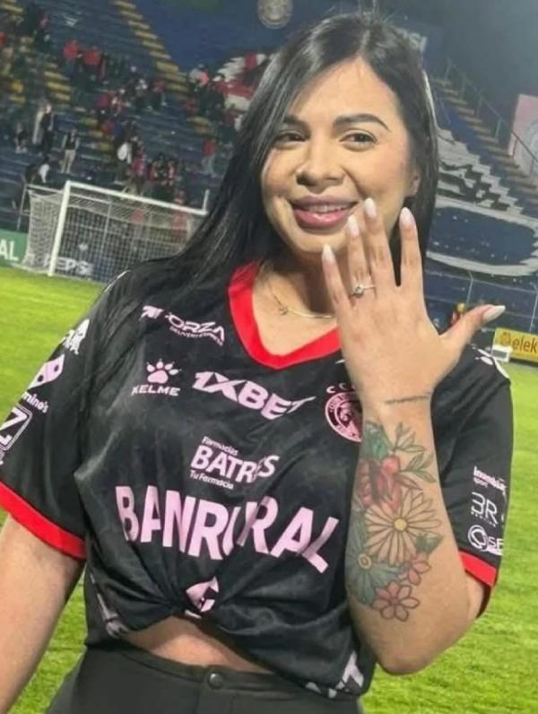Linda chica engañó a futbolista y se metió con su tío: El grave escándalo que sacude Costa Rica
