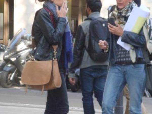 Nadie reconoció a la hija de la princesa Carolina de Mónaco, era la típica estudiante francesa luego de una jornada de clases, pero no escapó al lente de EL HERALDO.