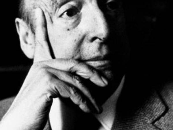 Antes de esta veintena de poemas, otros inéditos fueron hallados tras la muerte de Neruda. En 1980 se publicó “El río invisible”, una recolección de prosas y poemas de juventud del poeta organizados por su viuda, Matilde Urrutia. Las notas estuvieron a cargo de Jorge Edwards. En 1996, en tanto, se lanzó “Cuadernos de Temuco”, un hallazgo de Bernardo Reyes, quien curó el volumen: encontró las fotocopias de los verdaderos cuadernos, escritos en los años 20.