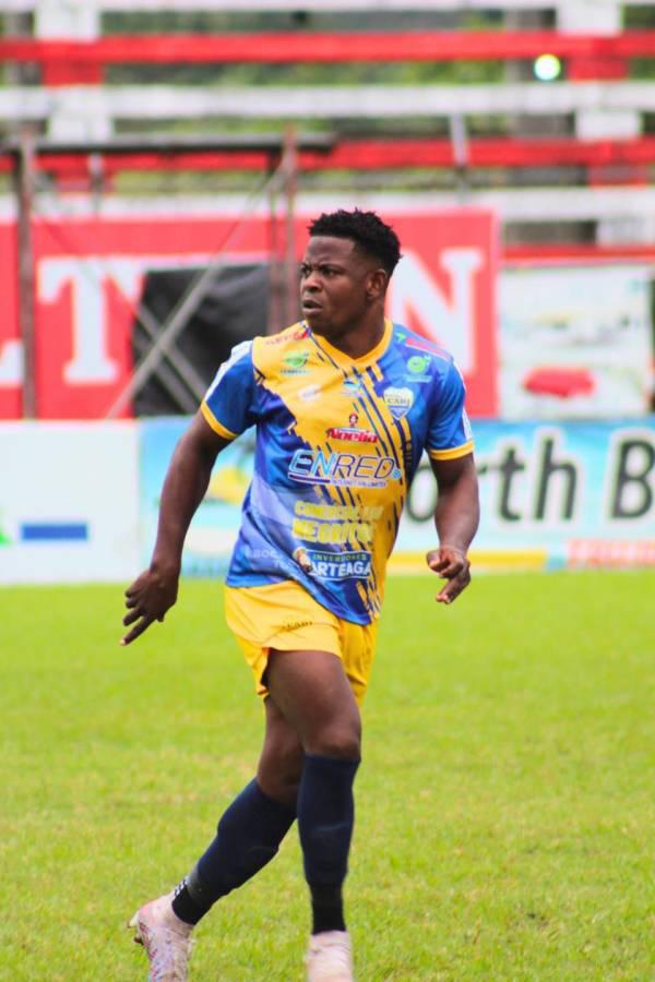 Futbolistas veteranos de Honduras que se resisten al retiro y militan en el ascenso