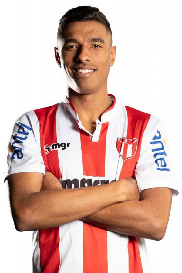 La vida del nuevo fichaje del Olimpia: De trabajar en un mercado a jugador profesional