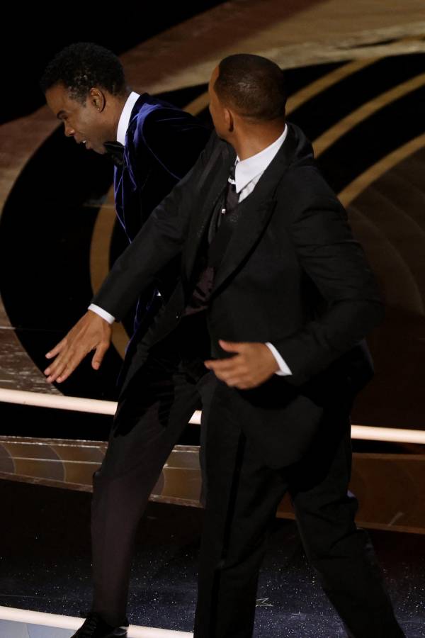 VIDEO: Will Smith golpea a Chris Rock por hablar de su esposa en los Premios Oscar