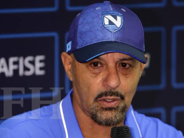 El Fantasma también se atrevió a hablar del próximo partido de Honduras ante Costa Rica.