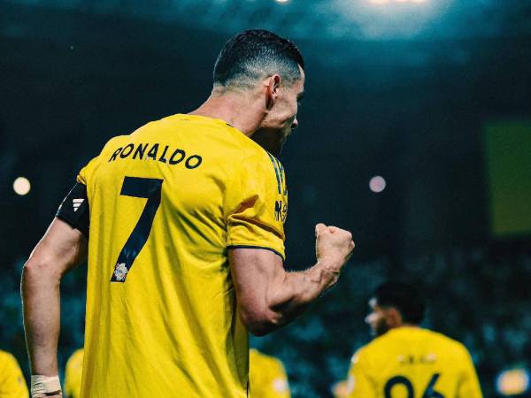 Así celebró uno de sus dos goles el astro portugués.