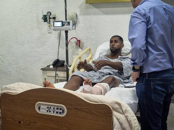 Romario Da Silva tuvo que ser llevado rápidamente a un centro médico tras la lesión.