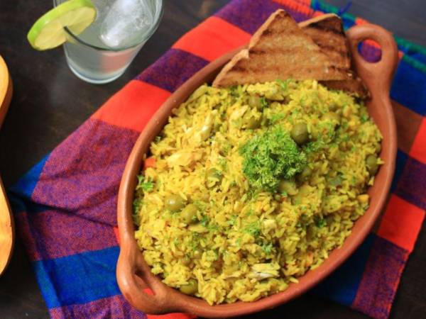 Arroz con pollo, una receta casera y completa, una alternativa para el menú familiar.