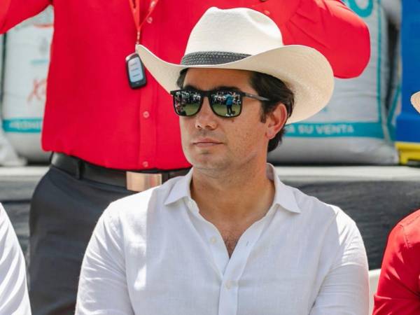 Octavio Pineda confirmó que será precandidato presidencial por el partido Libre.