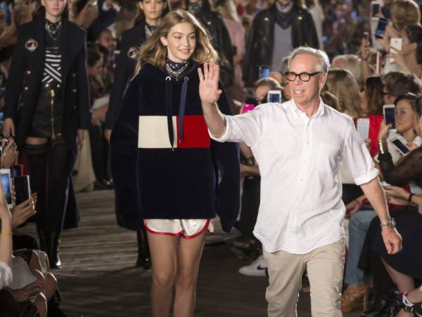 Su nombre no solo define una marca global, sino una forma de entender la moda ligada a la música, al deporte y a la cultura popular que ha sabido perdurar en el tiempo sin perder su propia esencia.