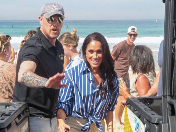 Padre e hijo mantienen posturas alineadas respecto al futuro de los Sussex dentro de la Corona, aunque solo uno de ellos conserva el contacto directo con Harry.