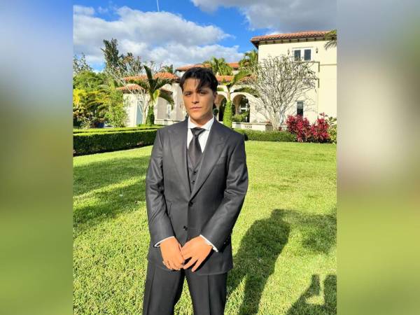 Por medio de redes sociales se especula que el cantante Christian Nodal estaría intentando negociar con la periodista Adela Micha para que no publique una entrevista que le concedió recientemente.