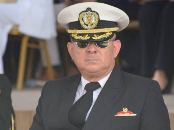 El capitán de navío Ricardo de Jesús Dubón Cabrera fue separado de la Fuerza Naval por diferencias con jefes de unidades dentro de la institución militar.