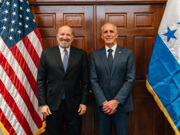 El presidente electo Nasry Asfura se reunió con el secretario de Comercio de Estados Unidos, Howard Lutnick, como parte de su agenda oficial en ese país.