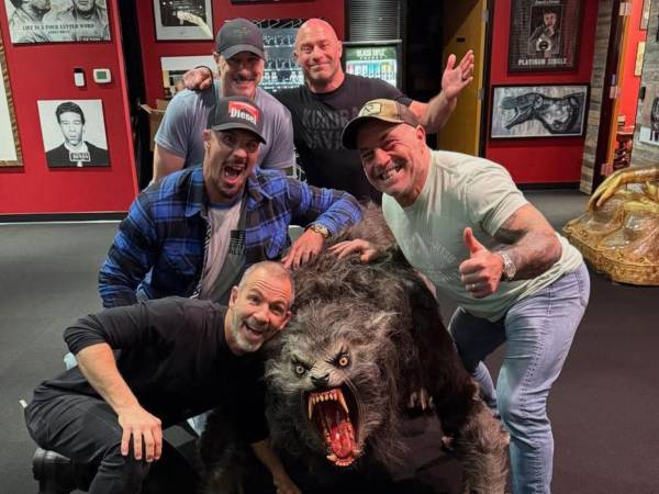 The Joe Rogan Experience hizo historia al coronarse como el podcast más popular de Apple durante 2025, superando a gigantes como The Daily de The New York Times, que por años dominó la lista.