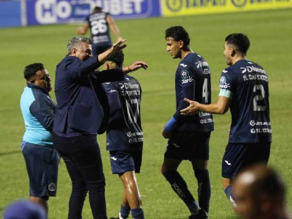 Imágenes del desarrollo del partido.