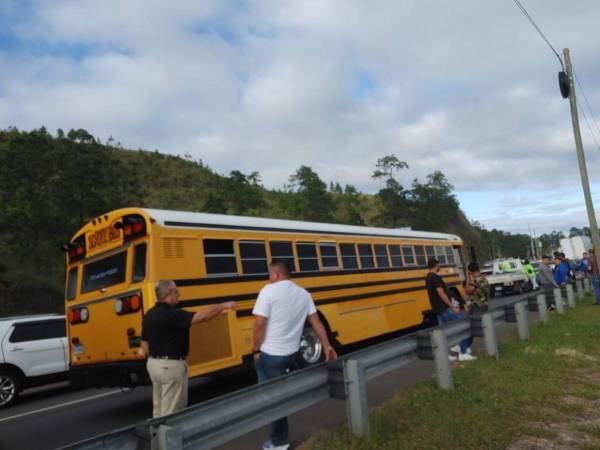 Los protestantes se retiraron del lugar; sin embargo, advirtieron que, si mañana a las 8:00 a. m. aún no han recibido ninguna respuesta, llevarán a cabo presiones más fuertes.