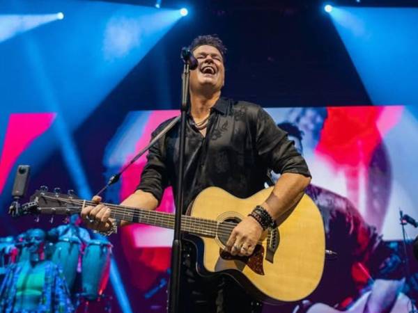 La gala, que se celebrará el 25 de septiembre en Panamá, contará con las actuaciones de ambos artistas y marcará la primera edición del evento fuera de Estados Unidos.