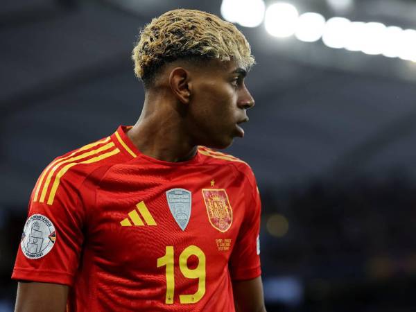 Yamal viene arrastrando una lesión desde hace meses.