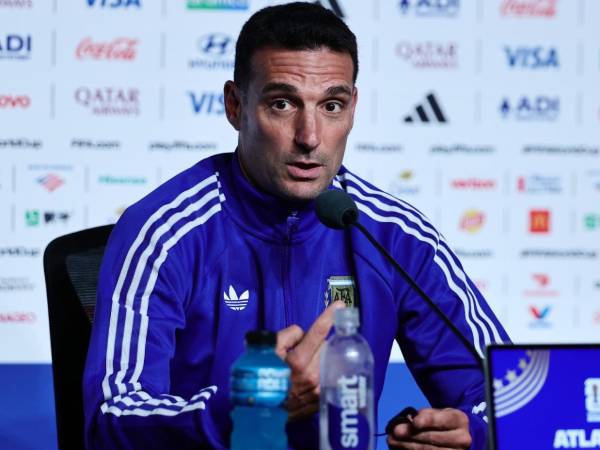Scaloni aseguró que Lionel Messi no le dijo nada de alguna molestia.
