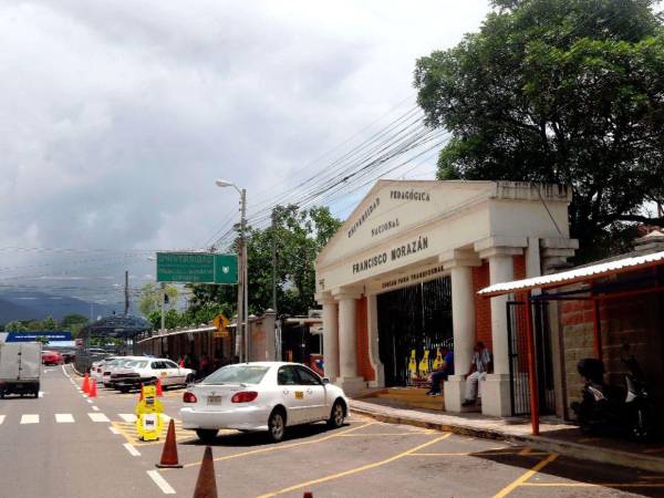 Los alumnos realizaron este lunes, en el inicio del segundo período académico, una asamblea estudiantil para dar a conocer a la comunidad la situación de los cobros.