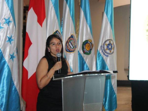Silvia Marcela Amaya Escoto, directora de la Didadpol, afirmó que las sanciones contra policías van desde la suspensión hasta el despido.