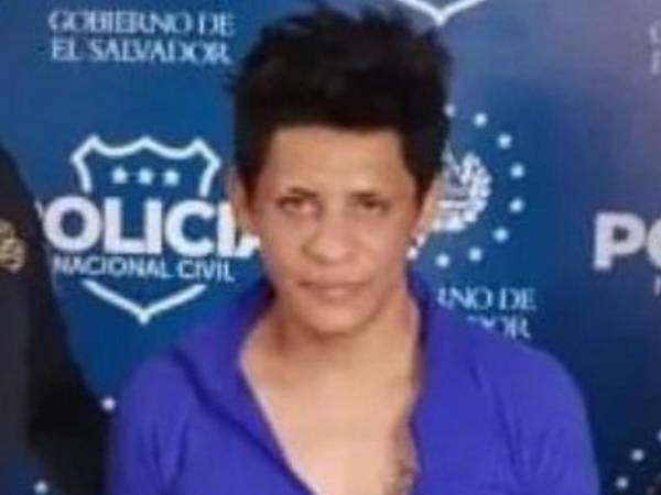 Un hondureño fue capturado en San Salvador tras denuncias y videos que lo muestran haciendo señas de pandillas.