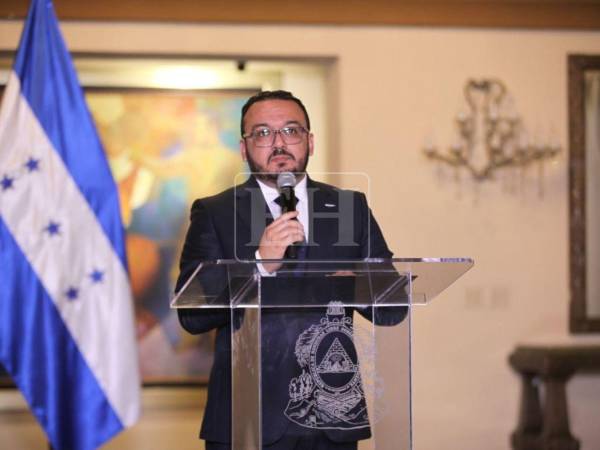 Transcurrieron 197 días para que José Augusto Argueta fuera destituido como ministro de Comunicaciones del Gobierno de Nasry Asfura. El exfuncionario reveló a qué se dedicará ahora, ¿seguirá en el Gobierno?