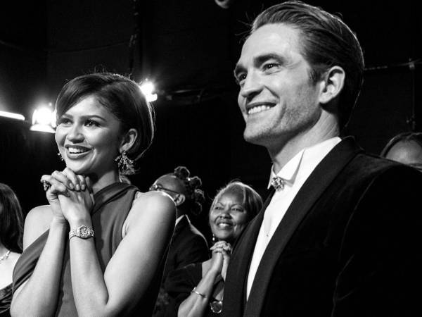 La 98ª ceremonia de los Oscar dejó, además de su palmarés oficial, una serie de momentos que transcurrieron lejos de las cámaras: encuentros entre actores, reacciones en los pasillos y celebraciones entre bastidores que completan el relato de la noche.