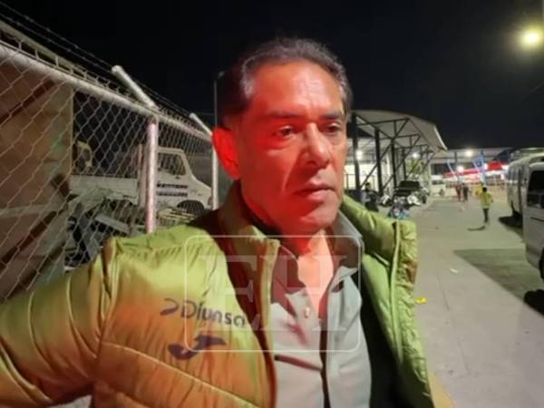 Rolin Peña se mostró molesto por el arbitraje de Saíd en la final.