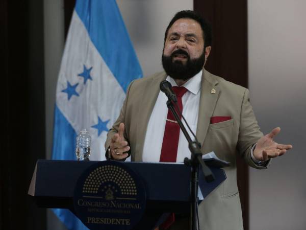 Luis Redondo ordenó publicar un decreto legislativo para otorgar facultades a la CICIH, pero que la medida no reunió los votos necesarios.