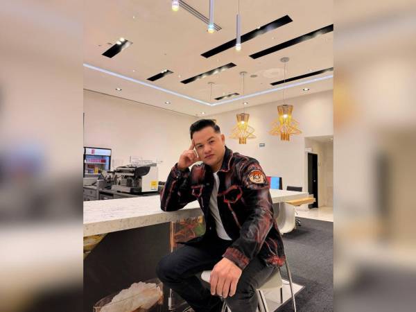 Ante la polémica, la agrupación anunció que González pausará temporalmente sus actividades como vocalista mientras se esclarecen los hechos.