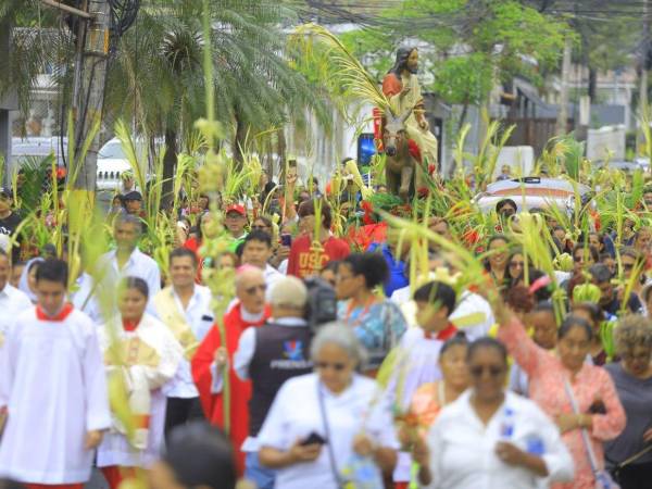Este domingo 29 de marzo dio inicio la Semana Santa 2026 con la celebración del Domingo de Ramos en todo Honduras. La zona norte no se quedó atrás y salió a las calles con profunda alegría para celebrar la entrada triunfal de Jesús a Jerusalén.